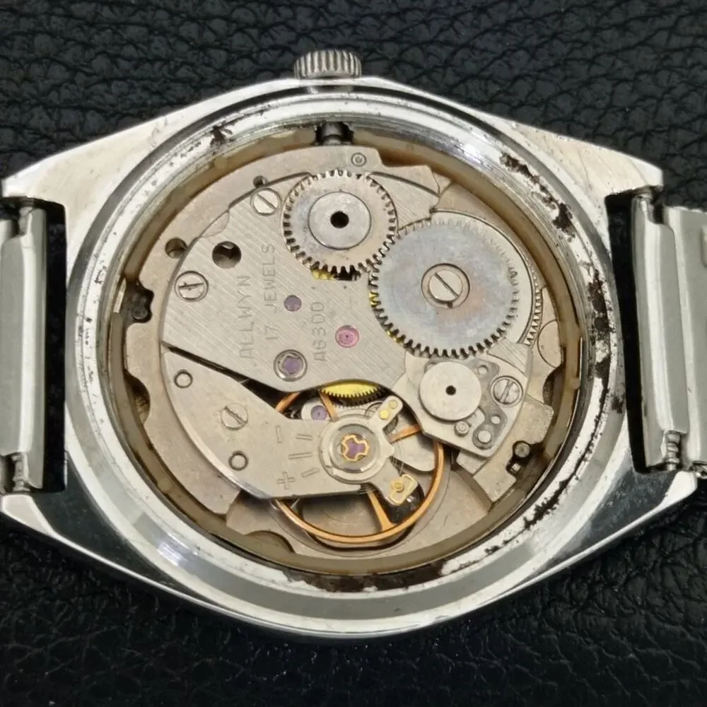 Vintage 1970 Allwyn Manual Mens Silver Watch W/Metal Strap & Silver accents